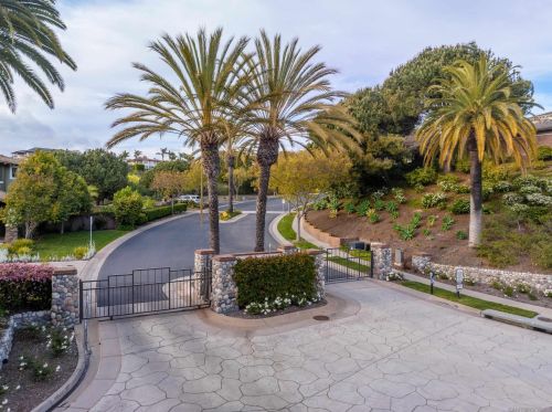 1355 Ravean Ct, Encinitas CA  92024-6204 exterior