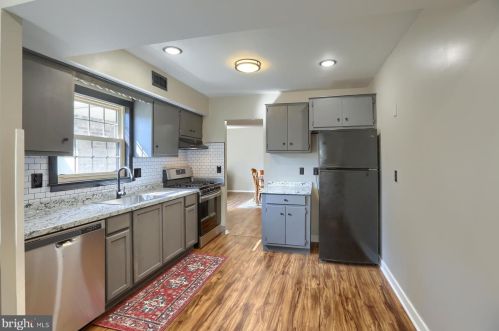 331 Valleybrook Dr, Lancaster, PA 17601-4633