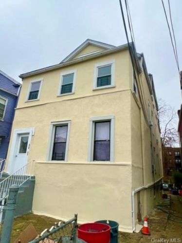 18 Monroe St, Mount Vernon NY  10550-3674 exterior