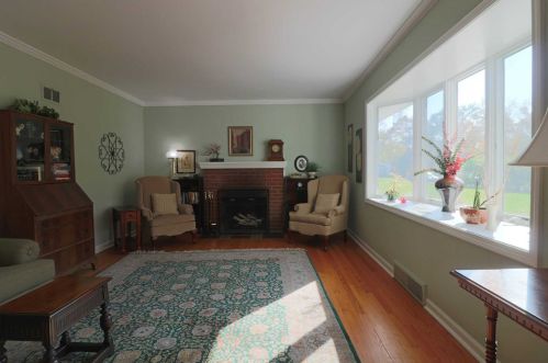 16 Gilbert Dr, Hyde Park NY  12538-2404 exterior