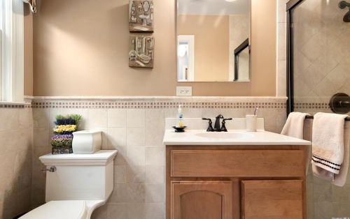 338 Elwood Rd, Elwood NY  11731-2215 exterior