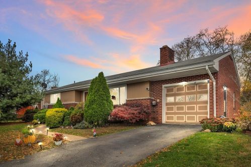 2565 Carl Ave, New Kensington, PA 15068-2971
