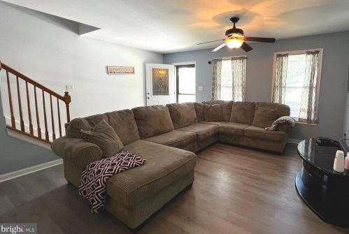 803 Wolfe St, Laurel, DE 19956-1937