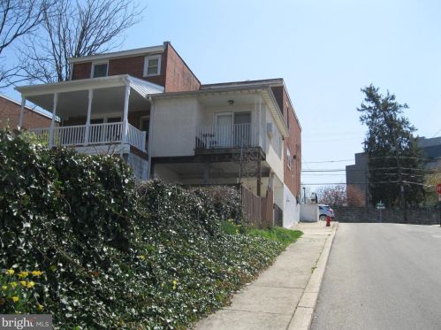 501 Sandy St, Norristown, PA 19401-5158