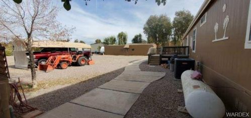 1643 Vly Dr, Mohave Valley AZ  86440-8583 exterior