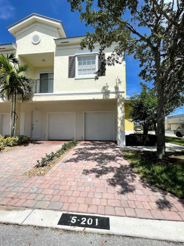 10400 Stephanie Way, Port Saint Lucie, FL 34987-1971