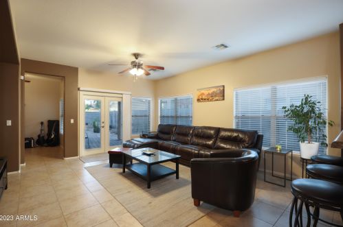 1325 Linda Dr, Casa Grande AZ  85122-3352 exterior