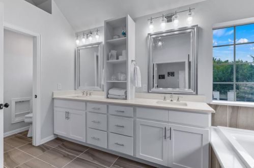 3808 Cherokee Dr, Bedford TX  76021-3110 exterior