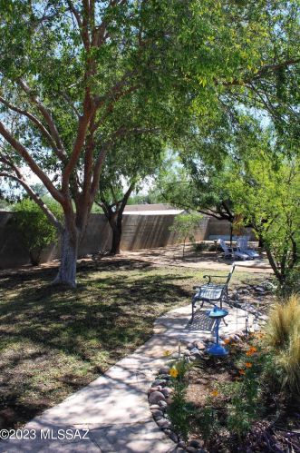 926 Prince Rd, Tucson AZ 85705-3023 exterior