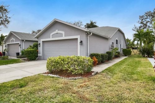 5441 Whitten Dr, Naples FL  34104-5316 exterior