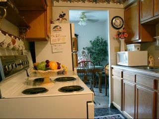 36250 Lake Shore Blvd, Willoughby OH  44095-1440 exterior