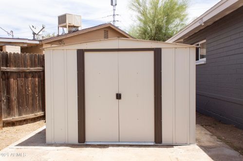 8136 12 St, Phoenix AZ 85022-3137 exterior