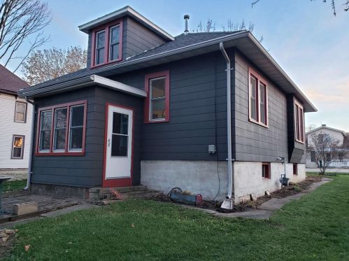 220 Merrimac St, Dodgeville, WI 53533-1520