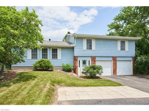 4827 Fishcreek Rd, Cuyahoga Falls, OH 44224-1929