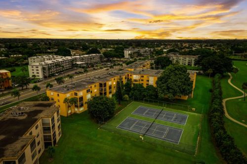 9370 8th St, Boca Raton FL  33428-6824 exterior