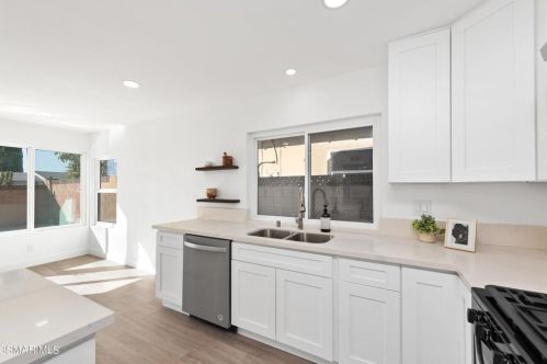 2169 Marvel Ave, Simi Valley CA  93065-2211 exterior