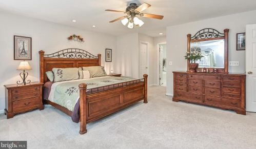 1746 Ann Scarlet Ct, Woodbridge VA  22191-3992 exterior