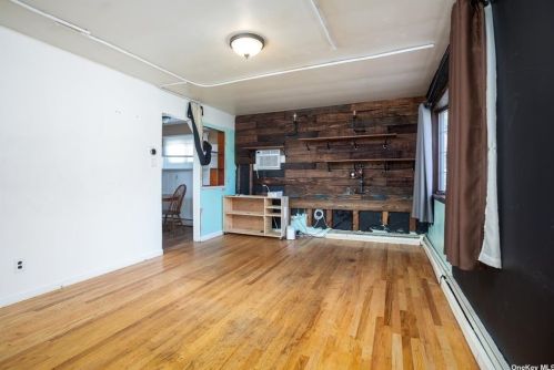 4 Birch St, Central Islip, NY 11722-3102