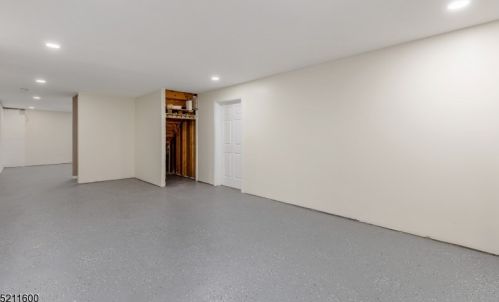 9 Natale Dr, Sparta NJ  07871-3032 exterior