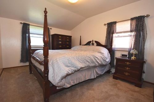 126 Knox St, Bridgeville PA  15017-3018 exterior