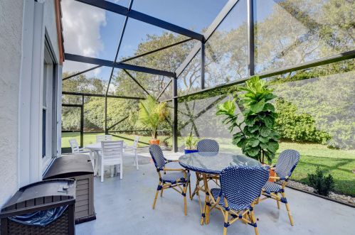 11652 Castellon Ct, Boynton Beach FL  33437-4085 exterior