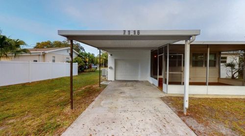 7116 Date Palm Ave, Saint Petersburg FL  33707-2013 exterior