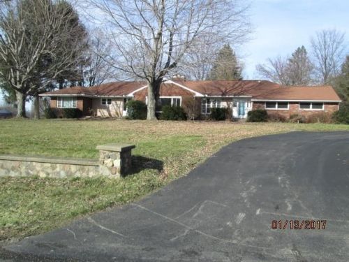 405 Delaware St, Fredonia, PA 16124-2912