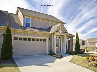 33 Florian Ln, Fletcher, NC 28732-5652