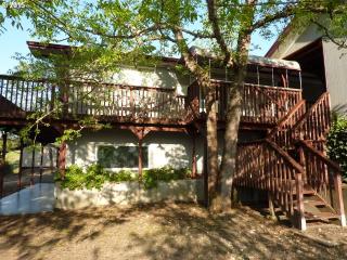 243 Andorra Dr, Roseburg, OR 97471-5855