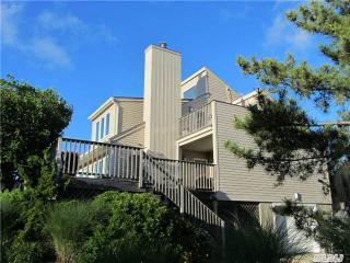 1125 Leeton Dr, Southold, NY 11971-2519