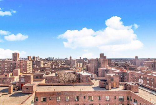 5 Metropolitan Oval, Bronx NY  10462-6501 exterior