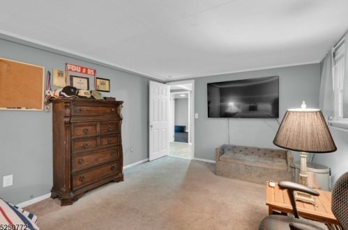 81 Mountain Cir, West Milford Lakes NJ  07480-3211 exterior