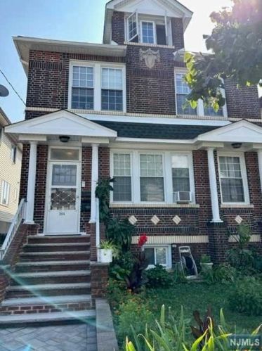 264 Morningside Ave, Cliffside Park NJ  07010-1407 exterior