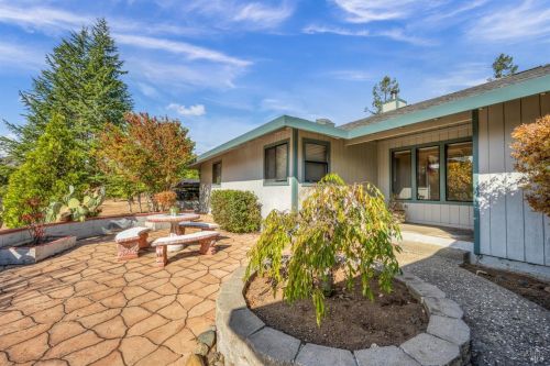 1882 Todd Rd, Lakeport, CA 95453-9715