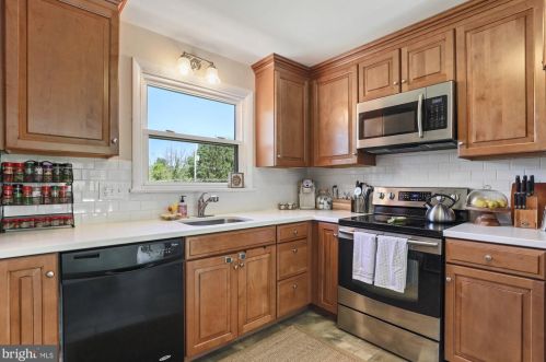 3894 Yerkes Rd, Collegeville PA  19426-3209 exterior