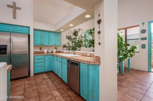 105 Castle Rock Trl, Sedona AZ 86336-6820 exterior