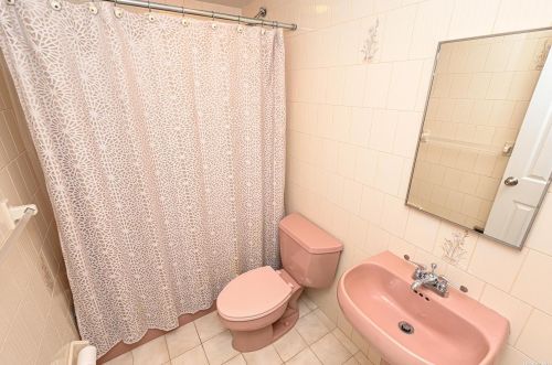 772 Pat Dr, West Islip NY  11795-3537 exterior