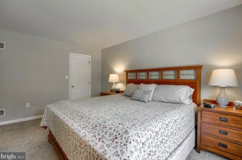 2112 Northview Ln, Harrisburg PA 17110-3911 exterior