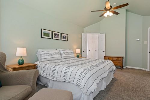 4216 Sharondale Dr, Lewisville TX  75022-0958 exterior