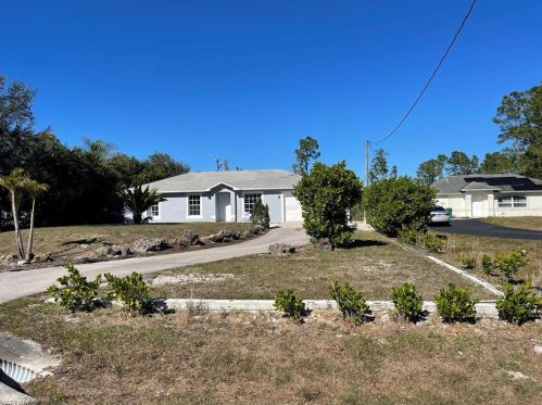 2545 37th Ave, Naples, FL 34120-7437