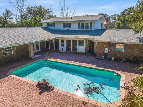 37 Walnut Ave, Shalimar FL  32579-1121 exterior