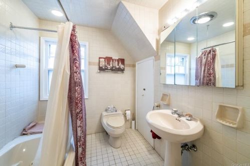 15 Fenimore Rd, New Rochelle NY  10804-2103 exterior