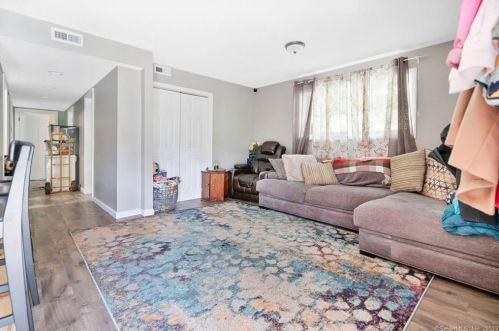 26 Blish Rd, East Hampton CT  06447-1110 exterior