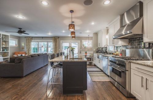 4476 Murray Ave, Milwaukee, WI 53211-1643