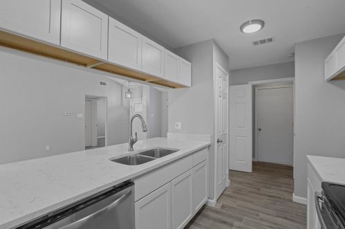 1731 Eastcliff Dr, Dallas TX  75217-1258 exterior