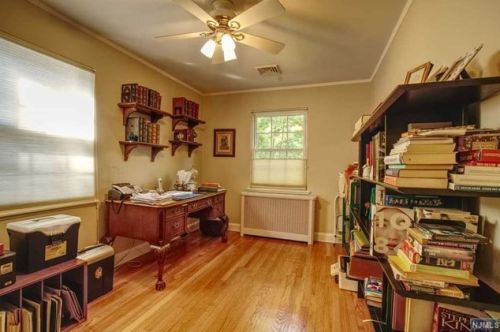 1140 Kensington Rd, Teaneck NJ  07666-2758 exterior