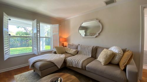 250 10th St, Delray Beach FL  33444-4048 exterior