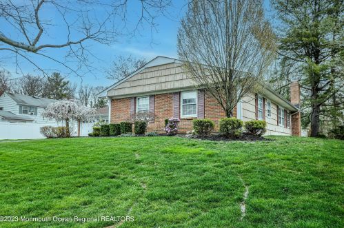 4 Cymbeline Dr, Old Bridge NJ  08857-2704 exterior