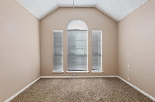 1020 Hampshire Ln, Cedar Hill TX 75104-4109 exterior