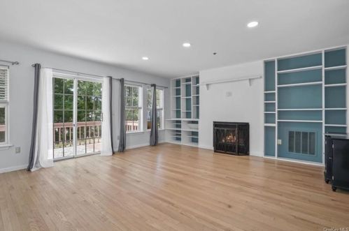 228 Mallard Ct, Yorktown Hgts NY  10598-1975 exterior